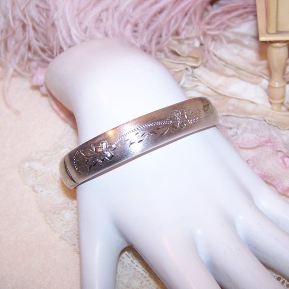 Vintage HFB Henry F Barrows Etched Sterling Silver Hinged Bangle Bracelet - Picture 3 of 9